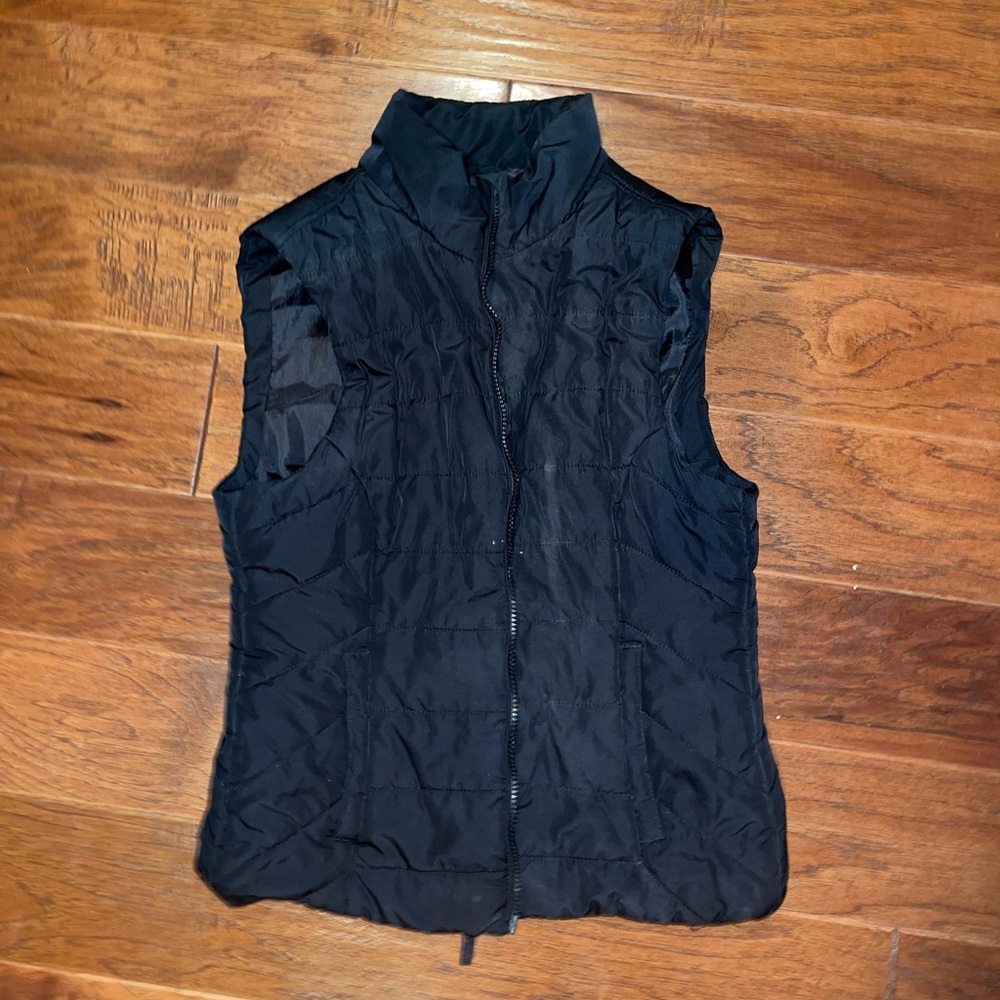 Aeropostale Women's Black Puffer Vest